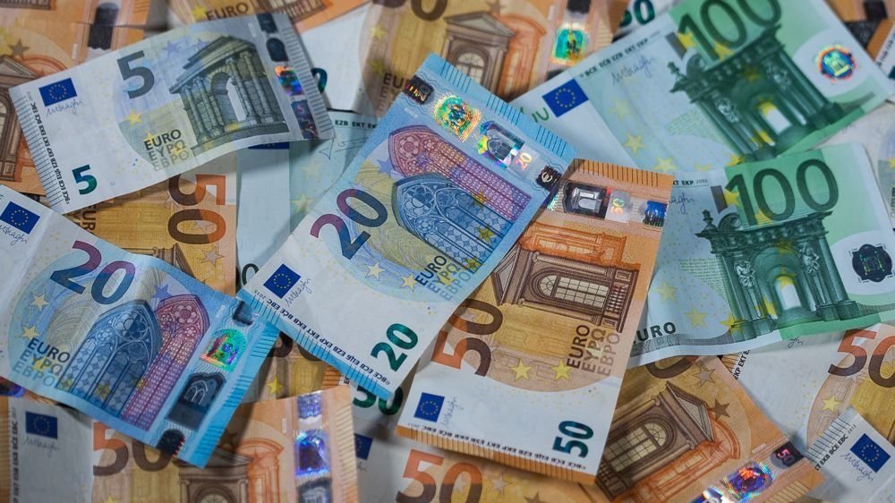 Árfolyam: már csak 379 forint 1 euró!