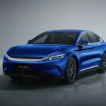Ilyen BYD-t még nem láttál, 5 perc alatt 1000-KM hatótávot tud tölteni a luxusgép!