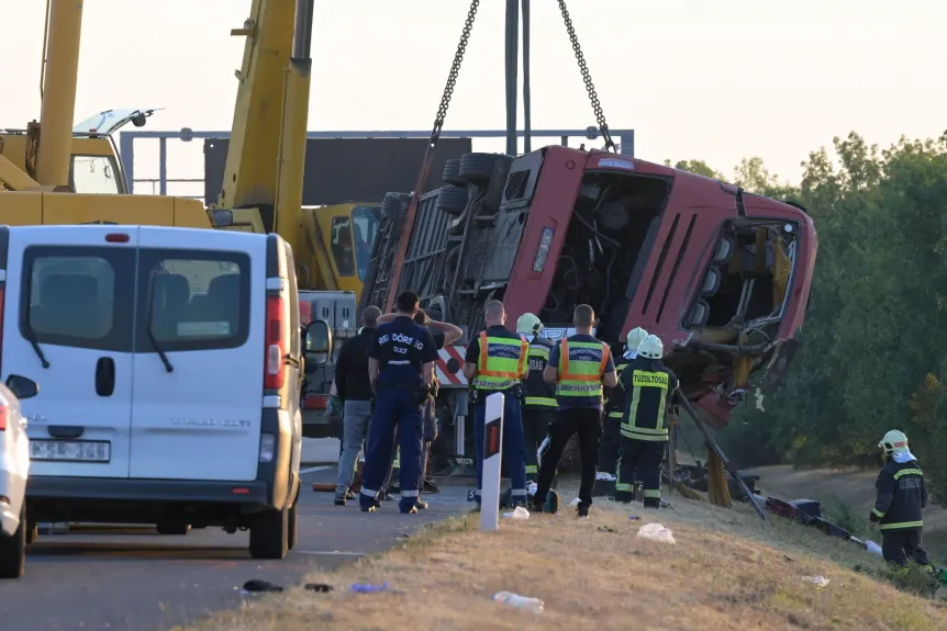 Lengyel buszbaleset m3 képek